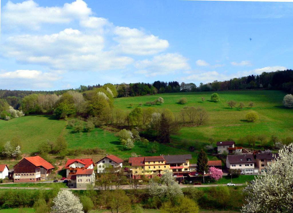 Hotel Gasthof Zur Krone Oberzent Eksteriør billede